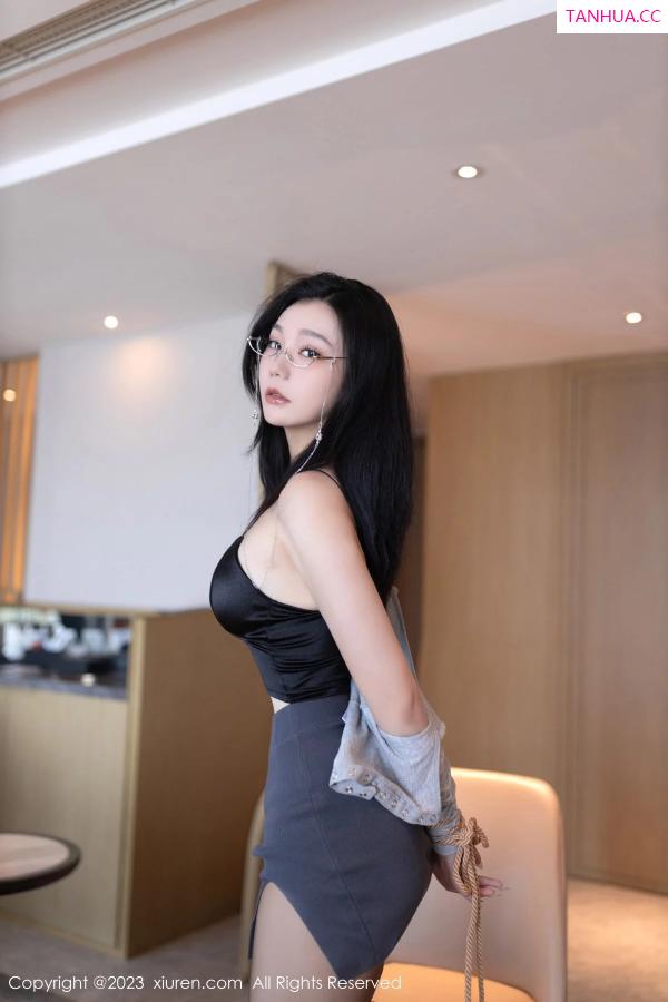 安然Maleah  [XiuRen]高清写真图 2023.12.19 No.7831 安然anran 美腿丝袜第25张图片